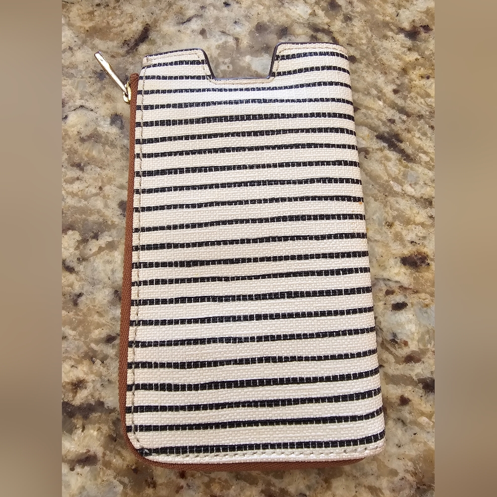 FOSSIL Phone Case - Picture 2 of 7